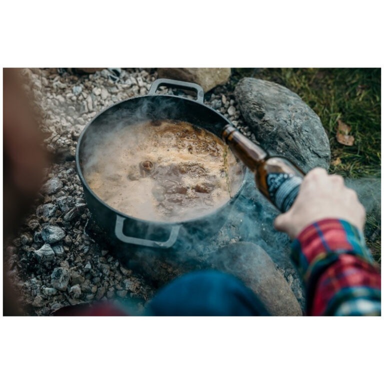 Read more about the article Ketaus puodai: geriausi troškiniai gaminami gamtoje